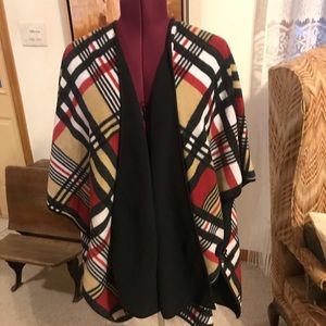 Serra Ladies Fleece Poncho with toggle side closure